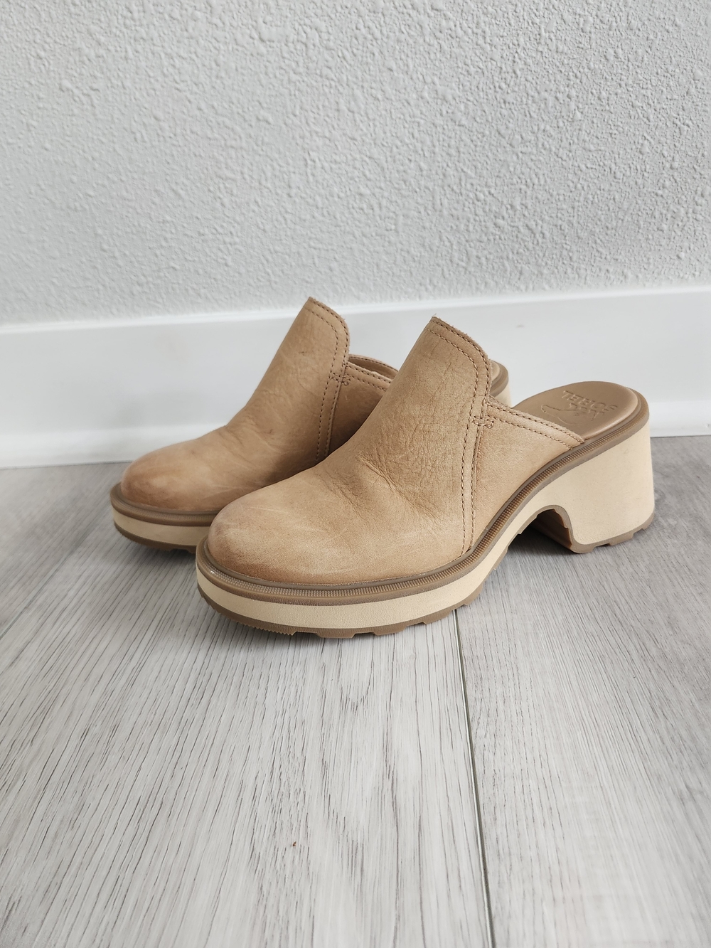 Sorel Tan Suede Chunky Heel Mule Clogs